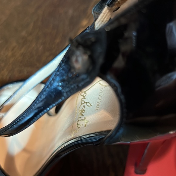 Christian Louboutin SZ8 4” heel black patent leather needs TLC red souls $16 - Picture 4 of 8